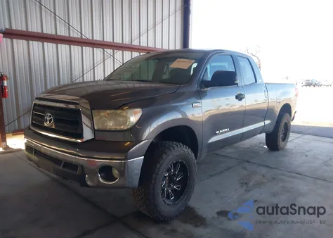 2011 Toyota Tundra Grade 5.7L V8 z USA, uszkodzony, nr VIN 5TFRY5F10BX111896